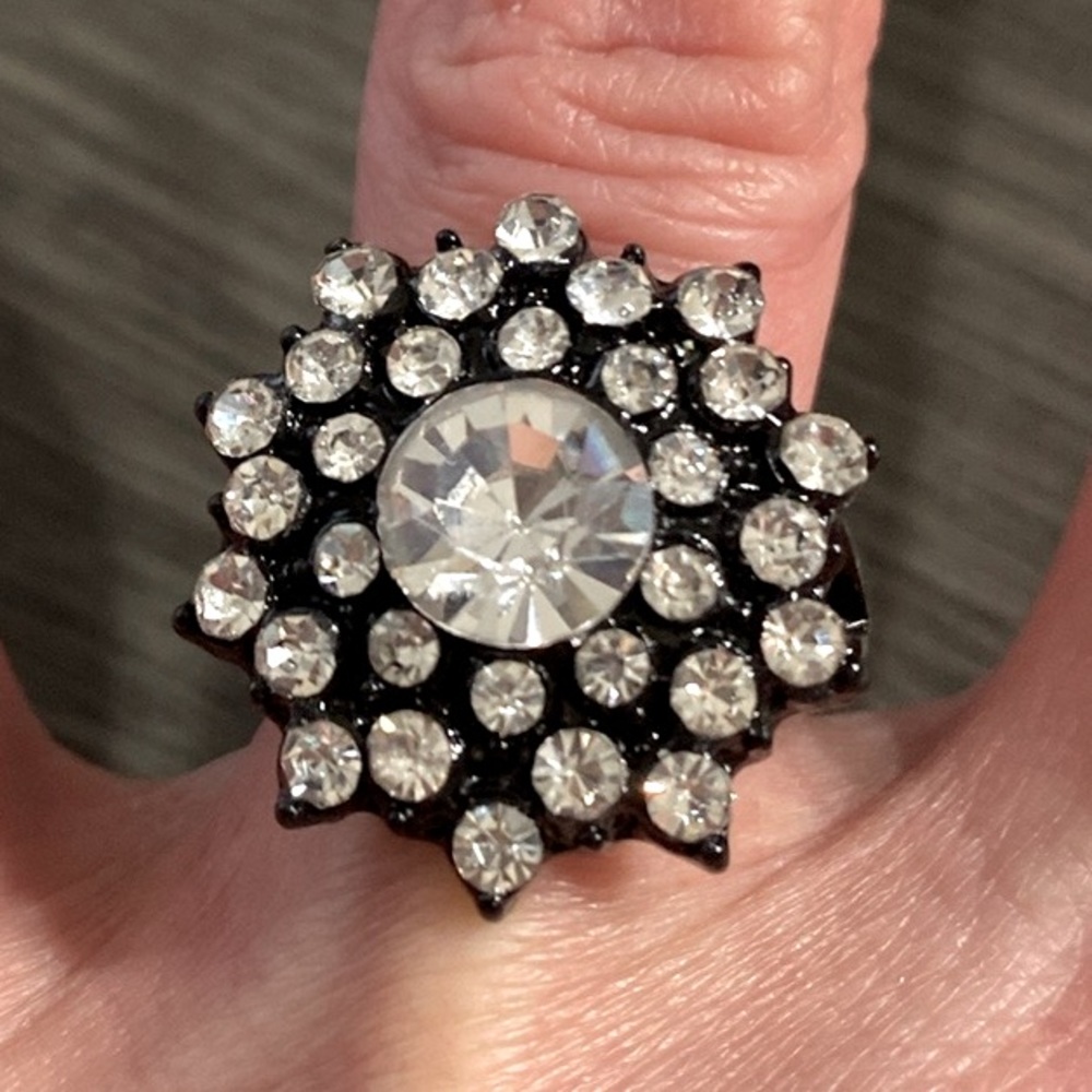 Black Metal Rhinestone Burst Ring New